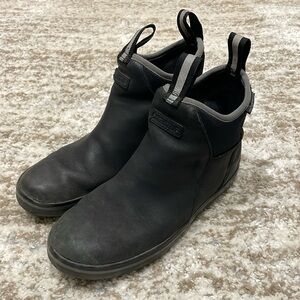 Xtra tuff ankle boots. Women’s size 8. small rip in the inner heel